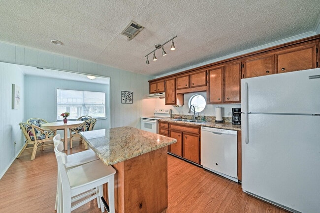 Building Photo - 23115 Camino St