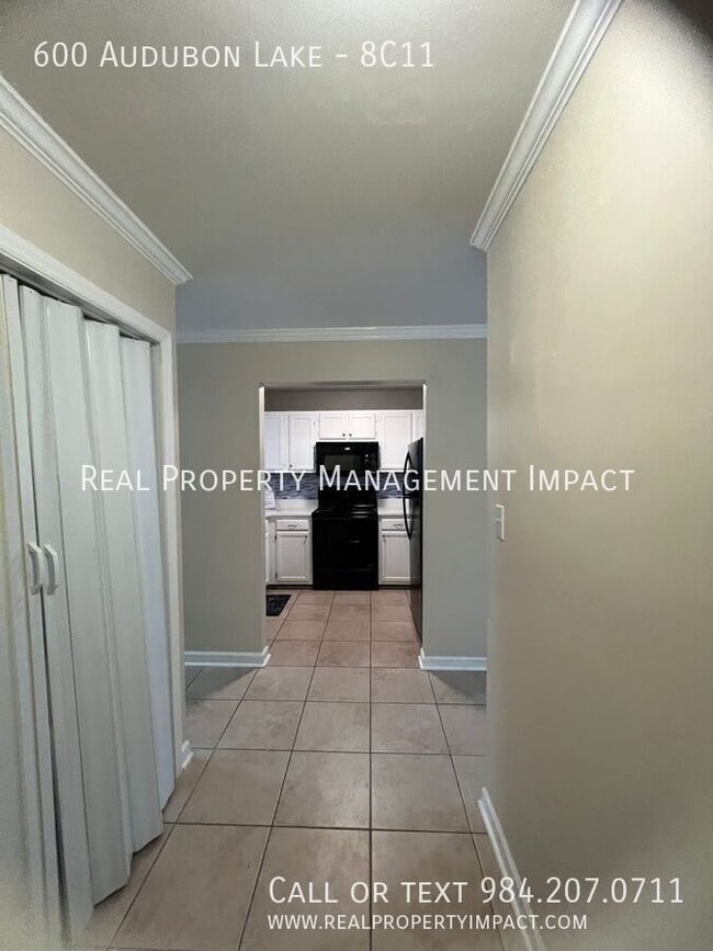 Building Photo - 600 Audubon Lake Dr
