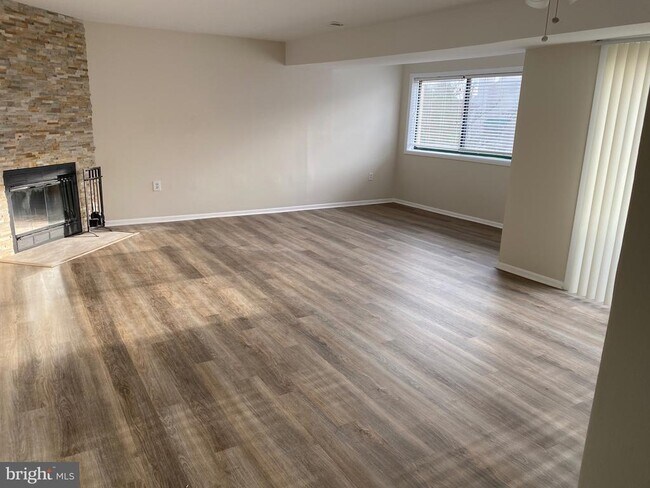 Building Photo - 6 Winners Cir