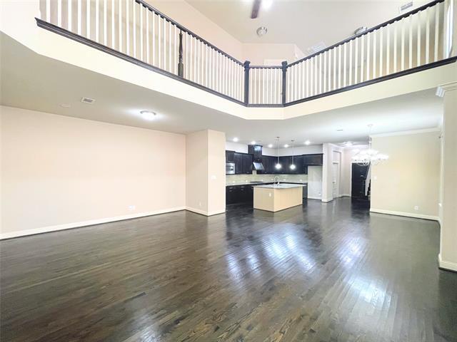 Building Photo - 6622 DeLeon St