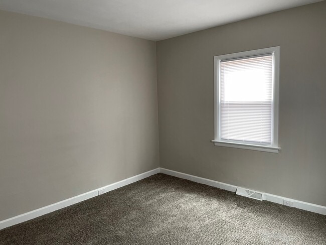 Building Photo - 1066 Northview Dr