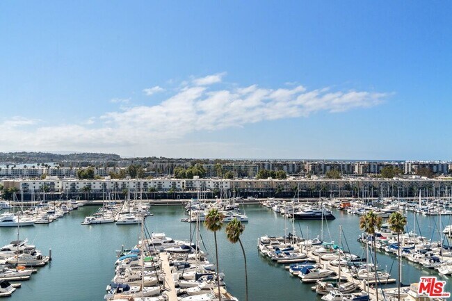 Building Photo - 4314 Marina City Dr