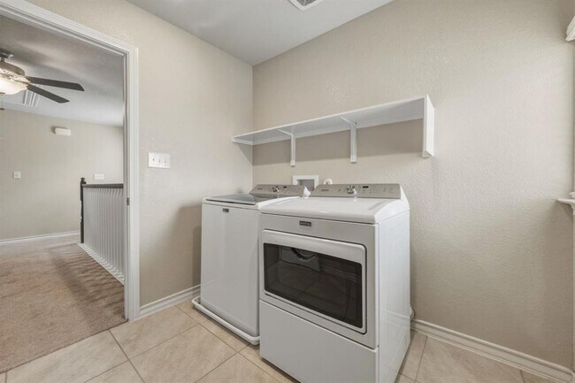 Building Photo - 197 Eves Necklace Dr.