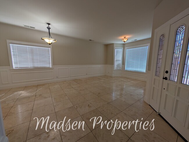 Building Photo - 7 Redeemers Loop