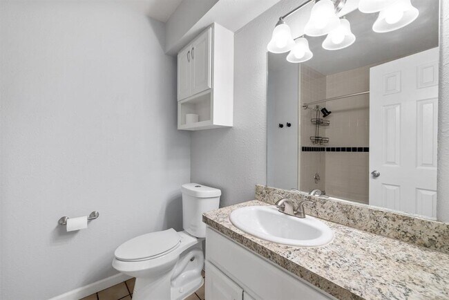 Building Photo - 805 Sabinas Ct