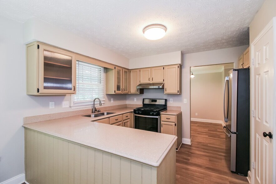 Building Photo - 1218 Raleigh Way NW
