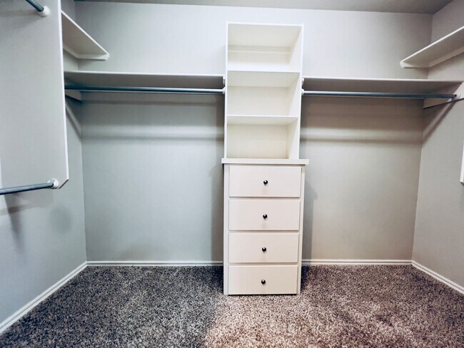 Building Photo - PRE-LEASING! 3/2/2 Located in Lubbock-Cooper ISD