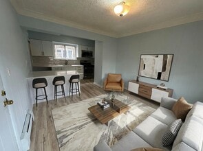 Building Photo - 8 Laird Pl