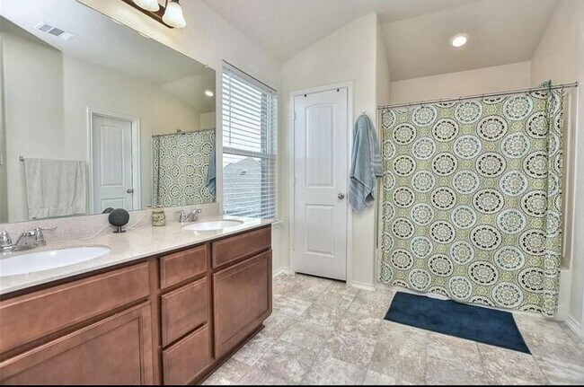 Building Photo - 2950 E Old Settlers Blvd