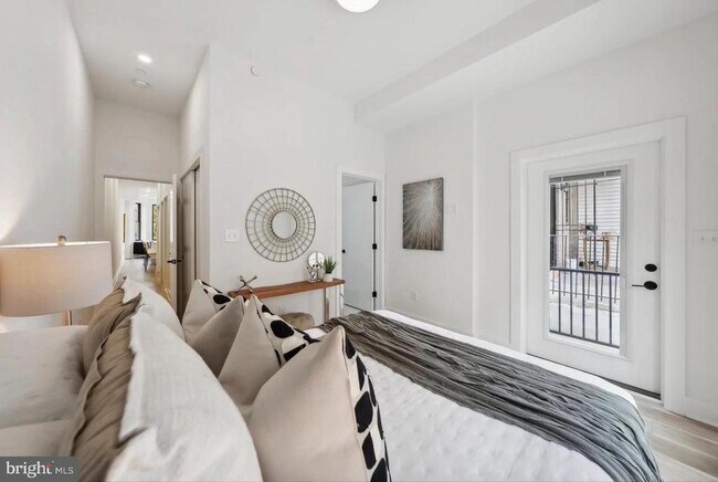 Building Photo - 2015 13th St NW