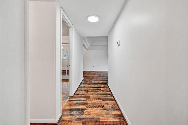 Building Photo - 5260 Crossbow Cir