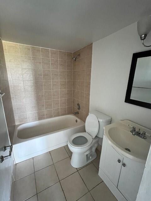 Building Photo - 4164 Inverrary Dr