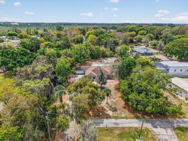 Building Photo - Fully Renovated Canal-Front Home on the Harris Chain of Lakes!