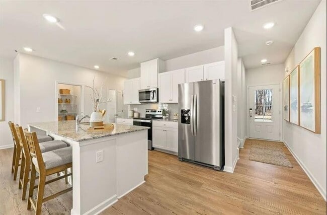 Building Photo - 5109 Sidney Sq Dr