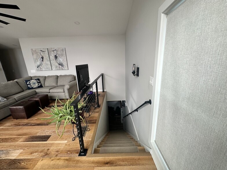 Building Photo - 43 1st St