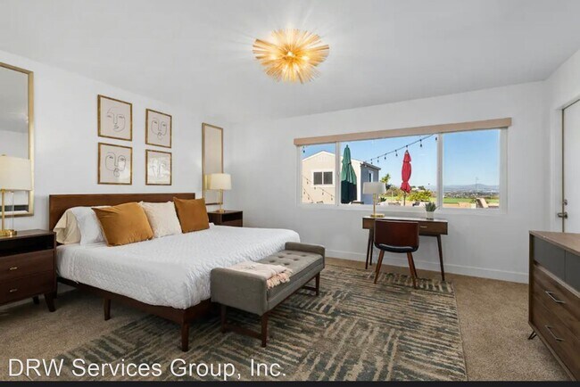 Building Photo - 3 br, 2 bath House - 6047 Soledad Mountain...