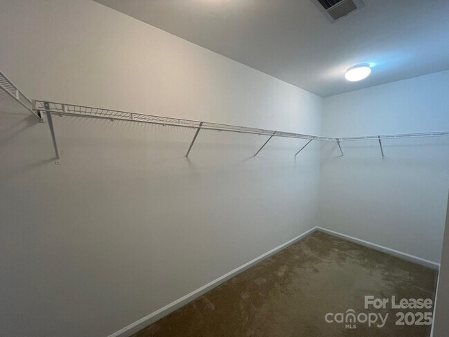 Building Photo - 207 Elba Dr