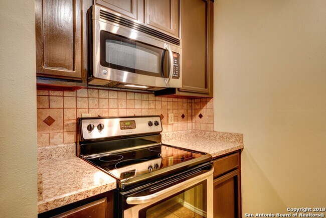 Building Photo - 1 Bed 1 Bath Located in the heart of the Medical Center