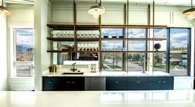 Building Photo - 385 S 400 E