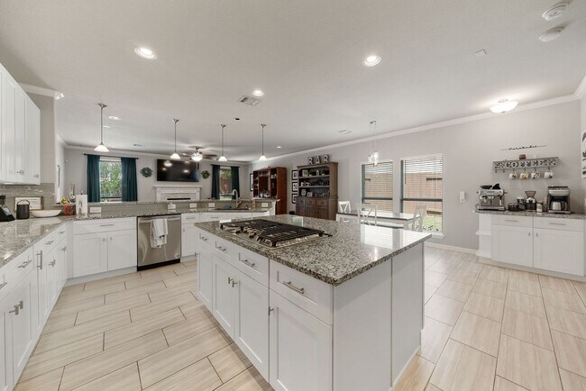 Building Photo - Stunning Home with Pool Now Available in t...