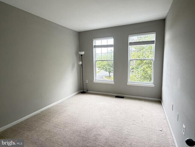 Building Photo - 11353 Aristotle Dr