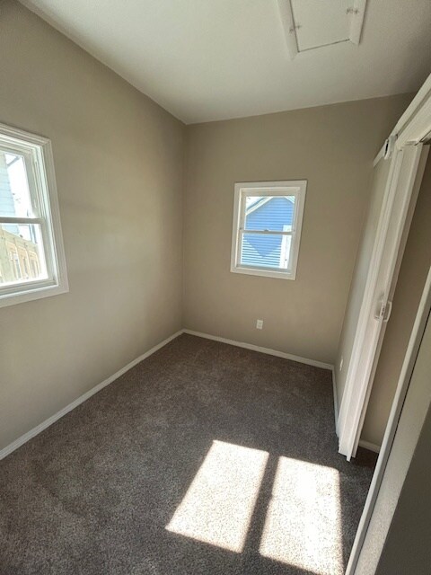 Building Photo - 915 Merrill St