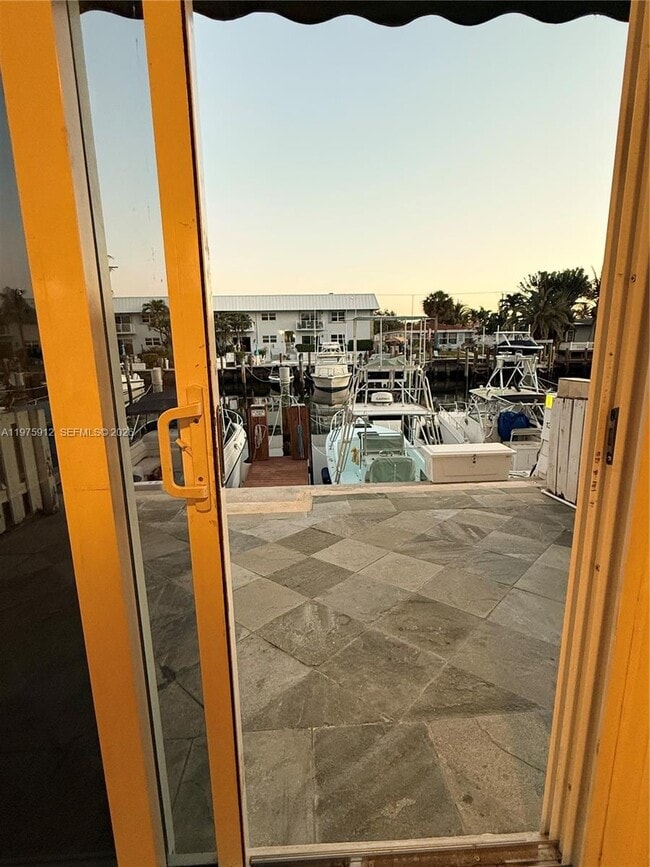 Building Photo - 2533 NE 15th St