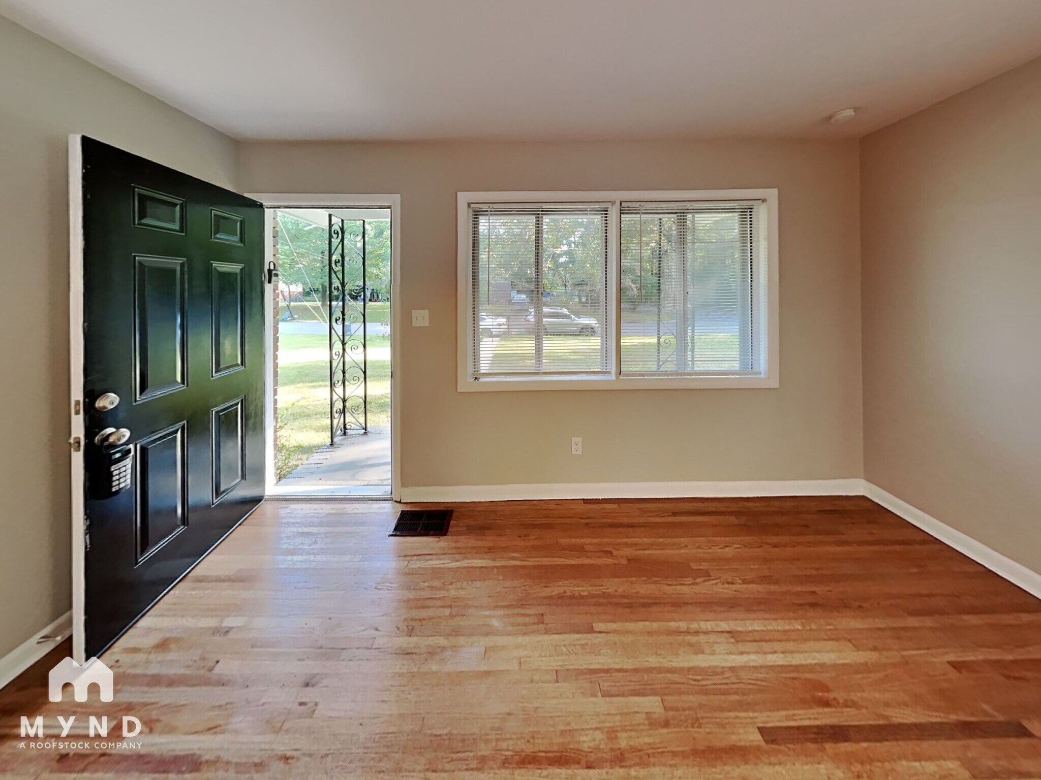 Building Photo - 452 Burgundy Rd