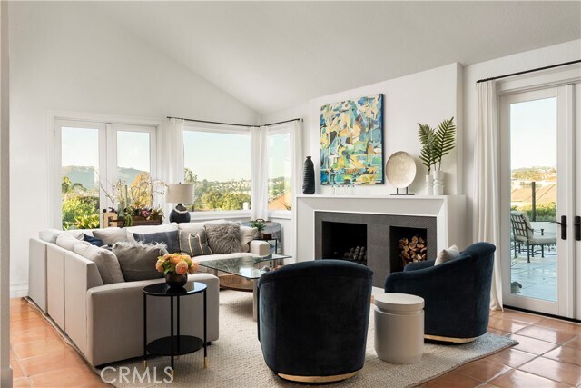 Building Photo - 10 Soto Grande Dr