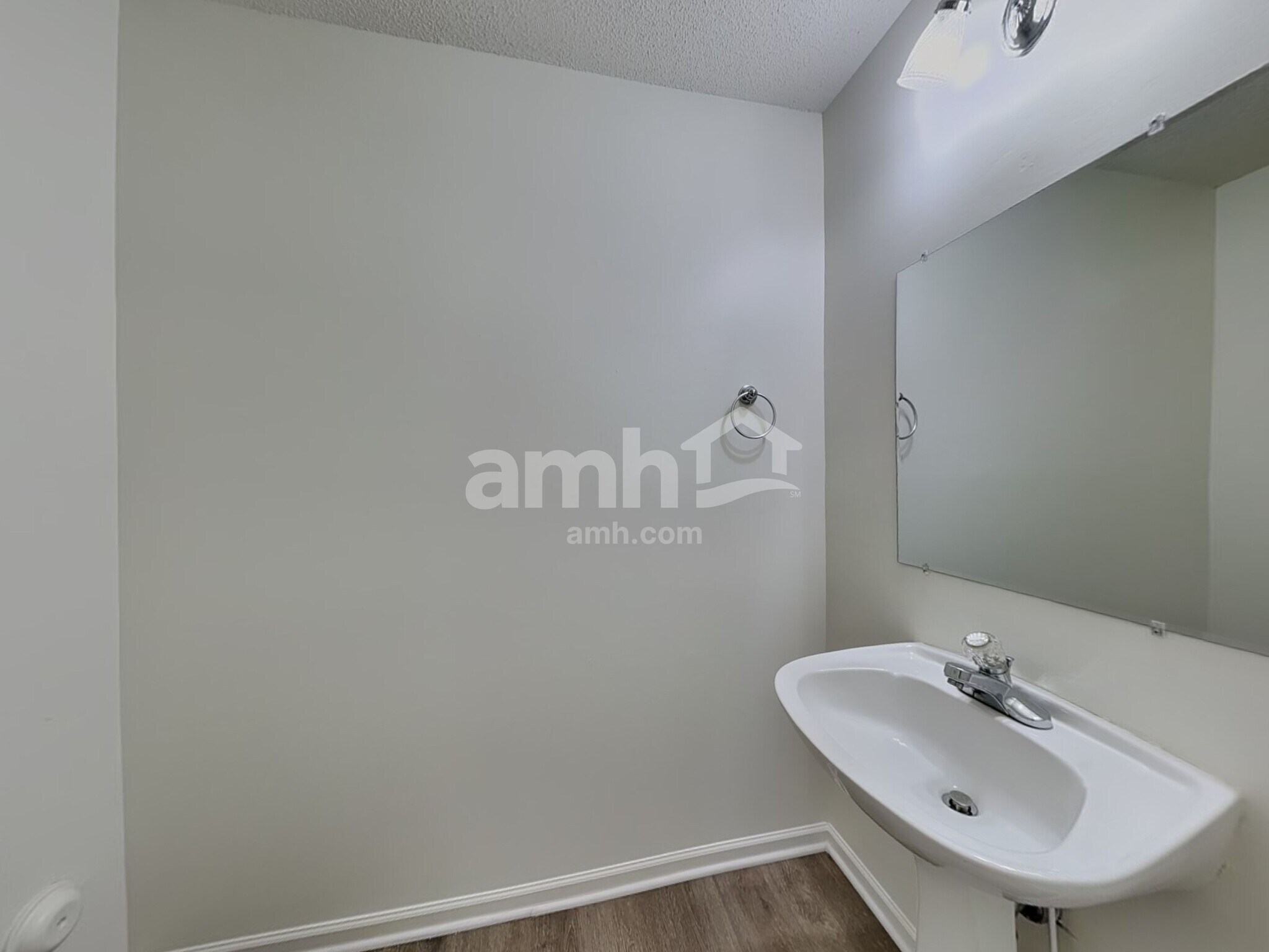 Building Photo - 5520 Bridgegate Dr