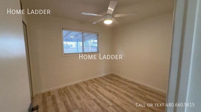 Building Photo - 842 N Las Palmas Dr