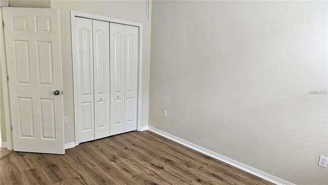 Building Photo - 2528 Ladoga Dr