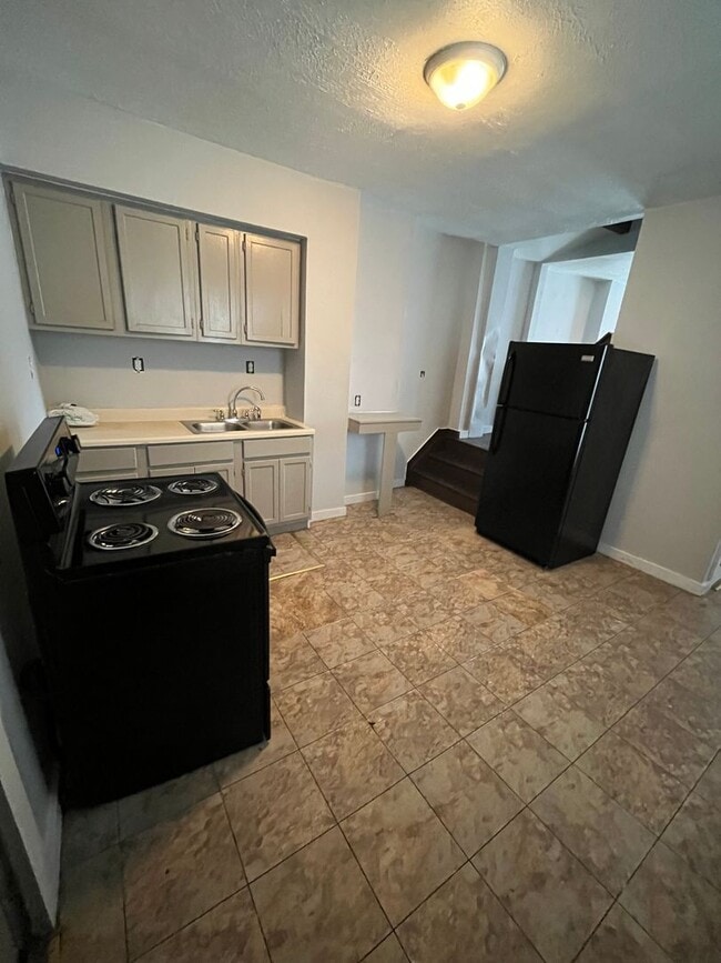 Building Photo - 1808-1810 S 6th St