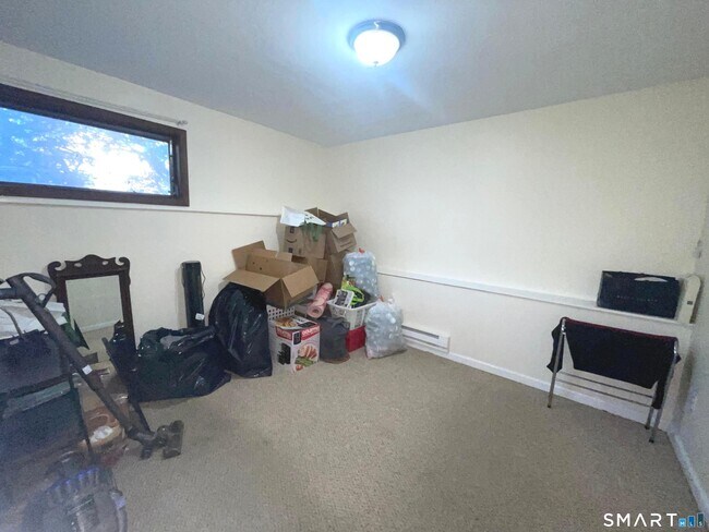 Building Photo - 21 Hudson Glen St