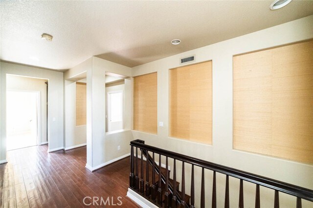 Building Photo - 6 Roseleaf