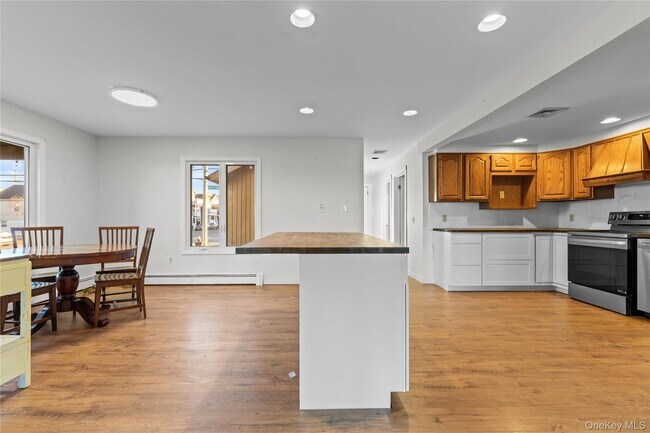 Building Photo - 115 Maryland Ave