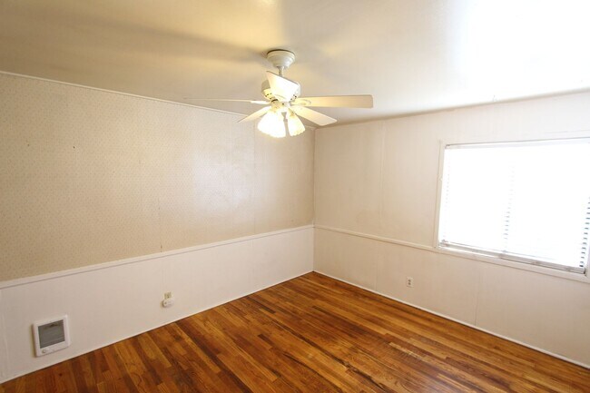 Building Photo - 1-Bedroom on Flagstaff’s Eastside | Single-Level Living