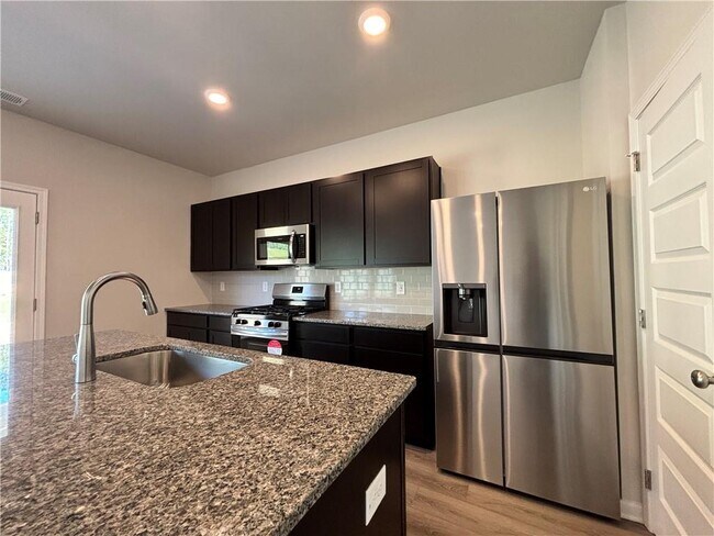 Building Photo - 101 Lavender Cir
