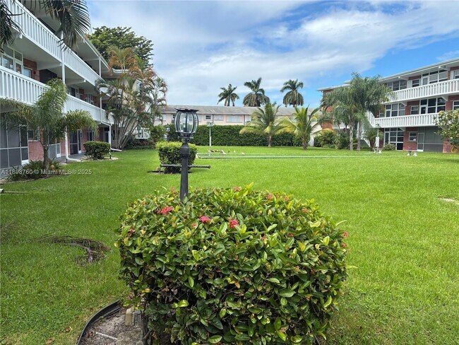 Building Photo - 141 NE 10th Ave