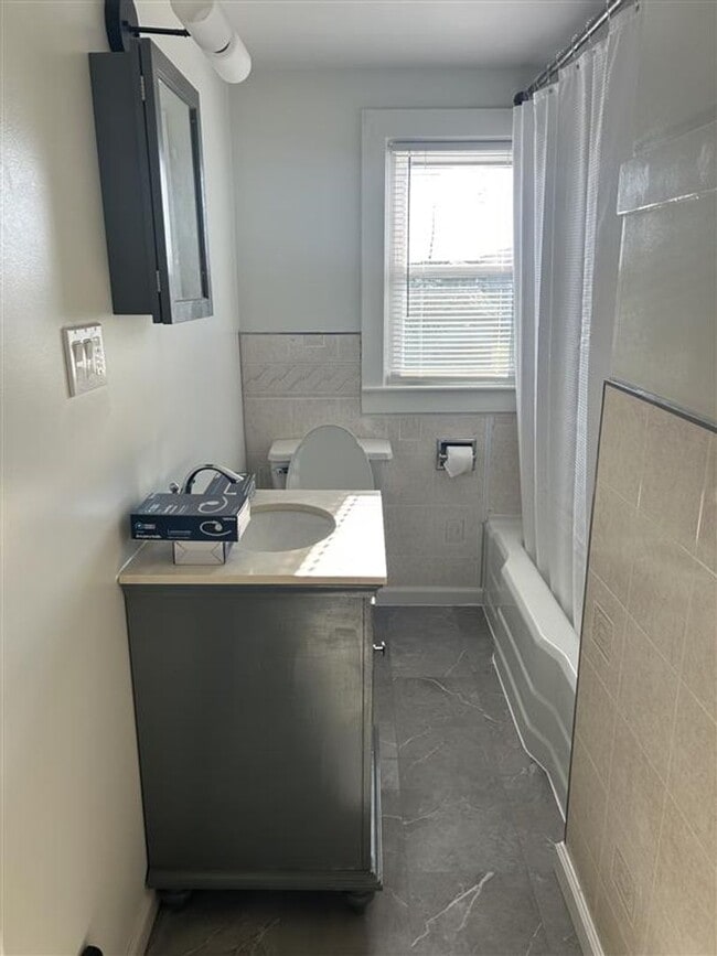 Building Photo - Single Family House for rent in Eastern Schools