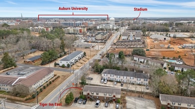 Building Photo - dh449-D27