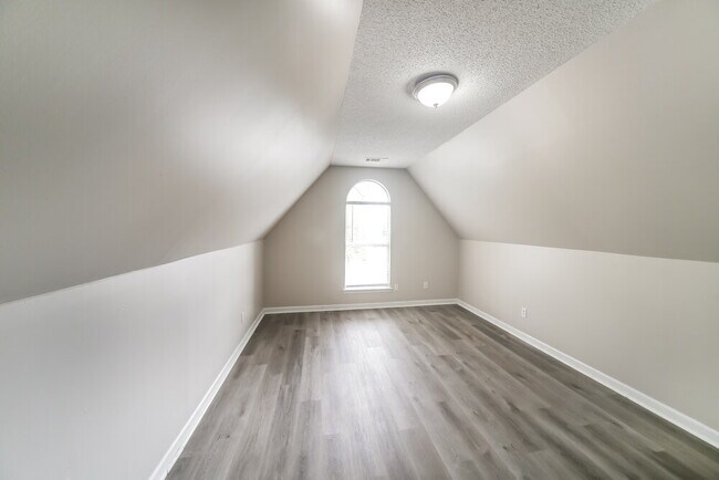 Building Photo - 9886 Stage Run Dr