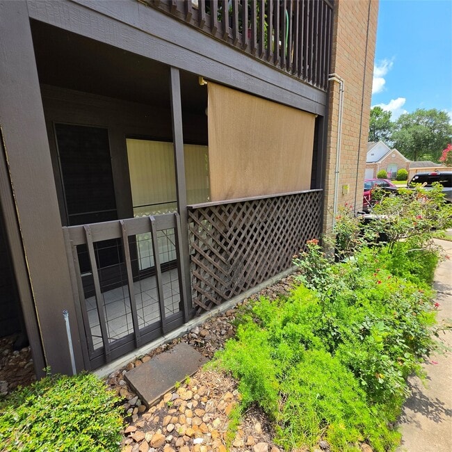 Building Photo - 12755 Mill Ridge Dr