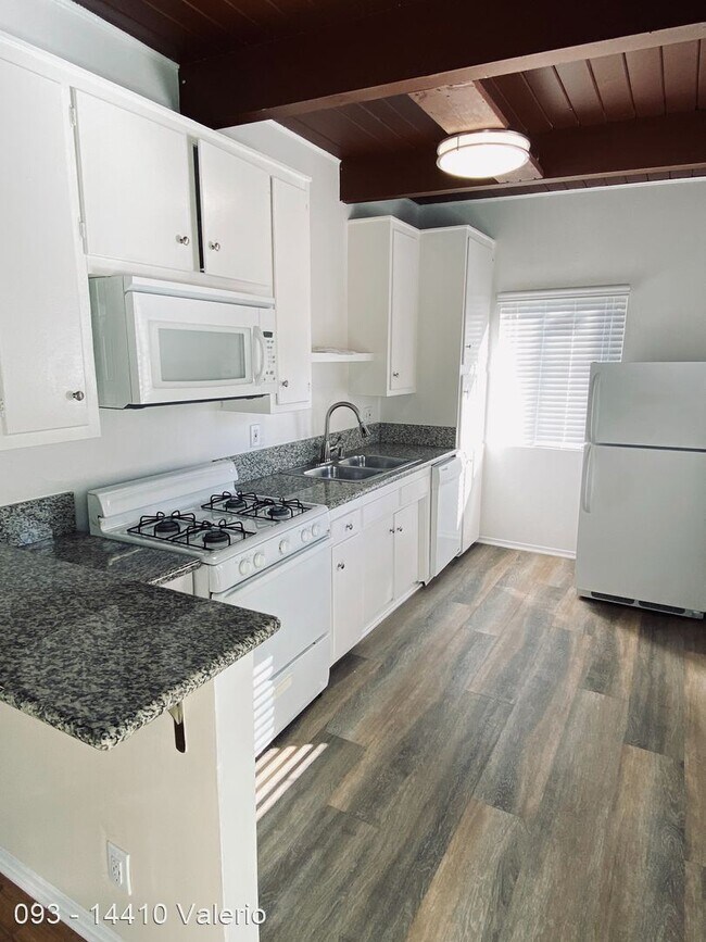 Building Photo - 14410 Valerio St