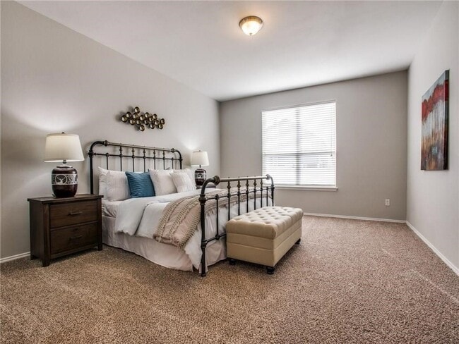 Building Photo - 8912 Cranston Ct