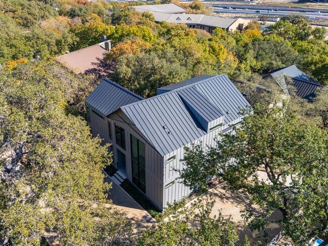 Building Photo - 1603 Chelsea Ln