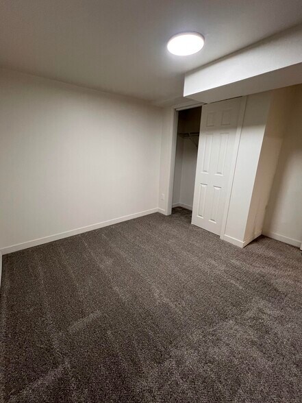 Building Photo - 8771 Oakwood St