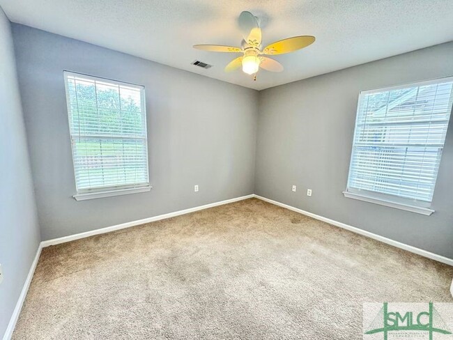 Building Photo - 412 Shady Oak Cir