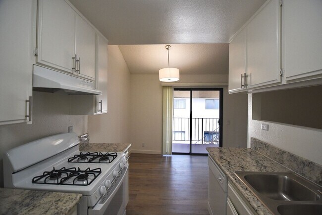 Building Photo - 17122 Chatsworth St