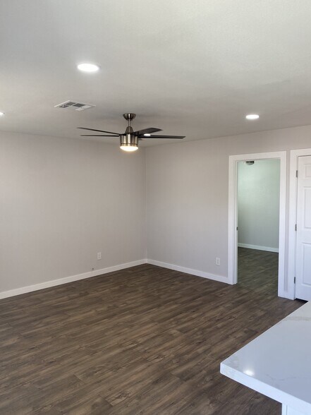 Building Photo - 408 N 17th St